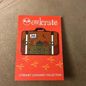 Owlcrate Literary Luggage Pin 7/12 City of‎ Brass